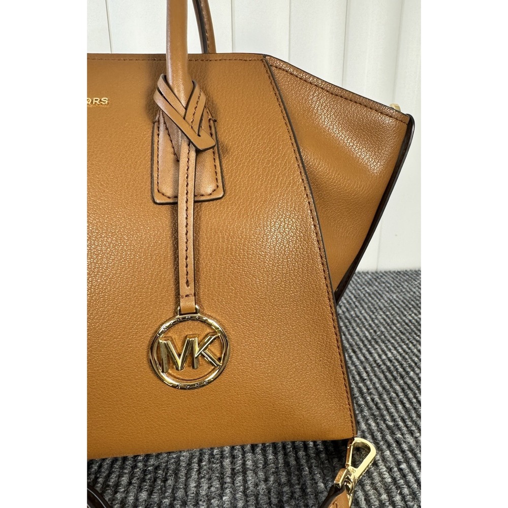 Michael Kors Large Avril Pebbled Brown Leather Satchel Crossbody Luggage NWOT - Picture 4 of 16